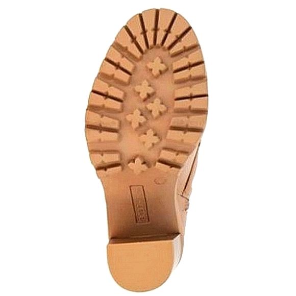 New w/Box BCBGeneration Pilas Lace-Up Side-Zip Lug Sole Block Heel Ankle Boots - Picture 6 of 7